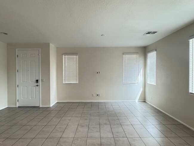 Building Photo - Brand New Home for Rent in Mountains Edge