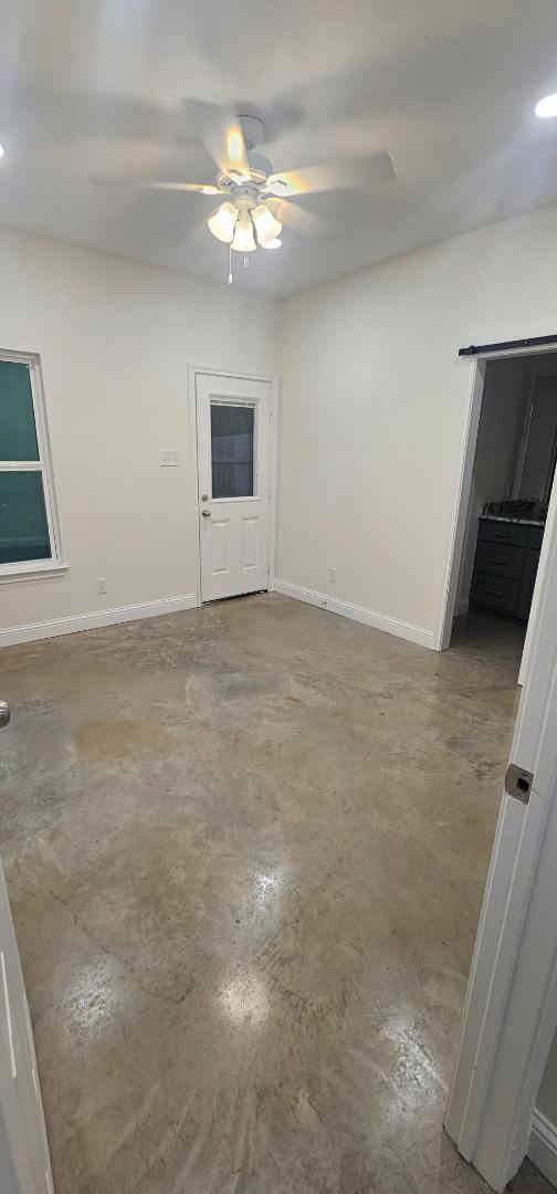 Building Photo - 406 S Andrews Dr