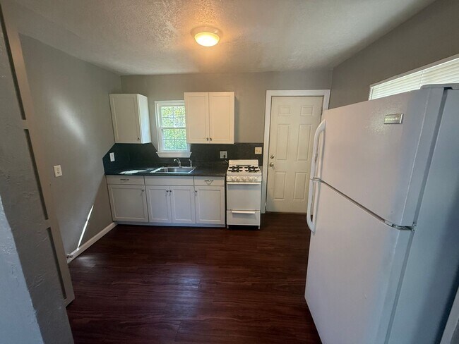 Building Photo - Cute one bed one bath close to all things Norman!