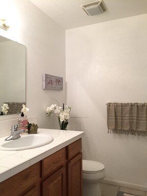 Building Photo - Remodeled 3 bed/2 bath home close to shopping