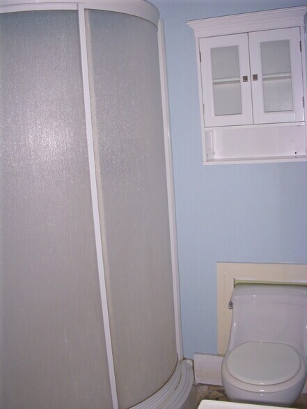 Building Photo - 305 S Magnolia St