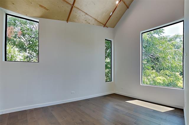 Building Photo - 906 Blackland Ct