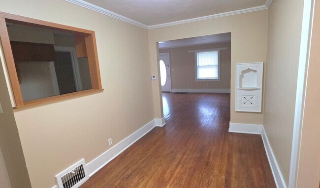 Building Photo - Rountree Area, Close to MSU! 2 Bedroom House!  $1095!