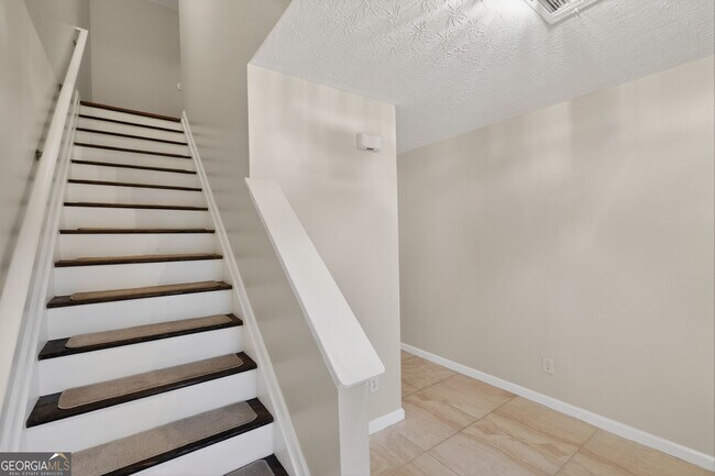 Building Photo - 2764 Vining Ridge Terrace
