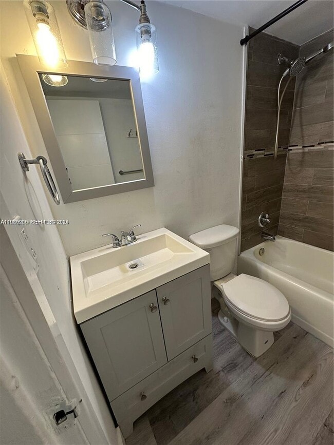 Building Photo - 7545 E Treasure Dr