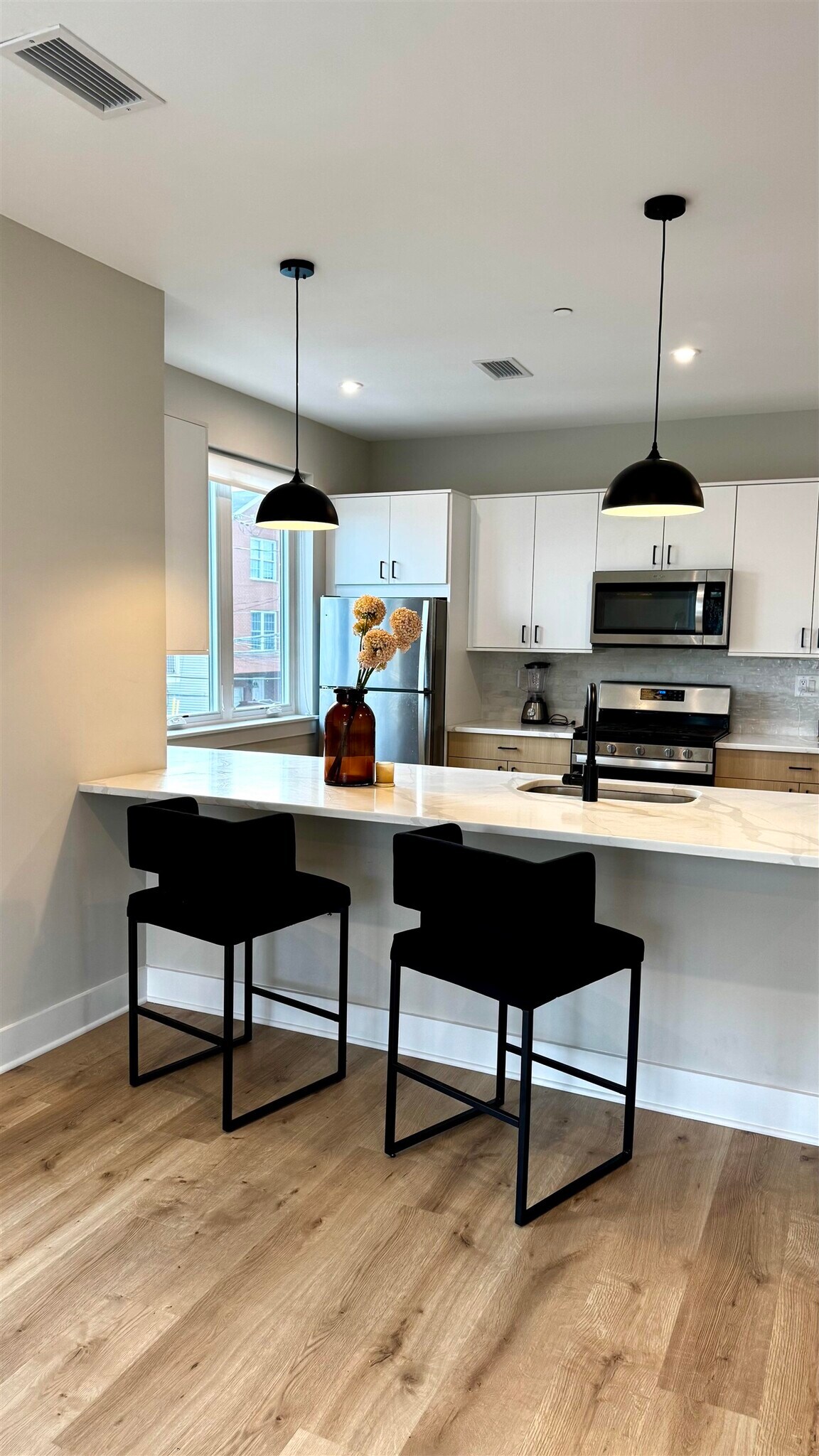 Building Photo - 203-205 Randolph Ave Unit# 101