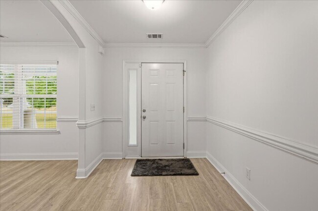 Building Photo - Spacious 5-Bedroom Home with Screened Patio & Private Fenced Yard in Guyton