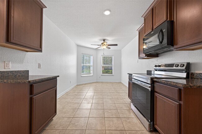 Building Photo - 22615 Harrington Field Dr