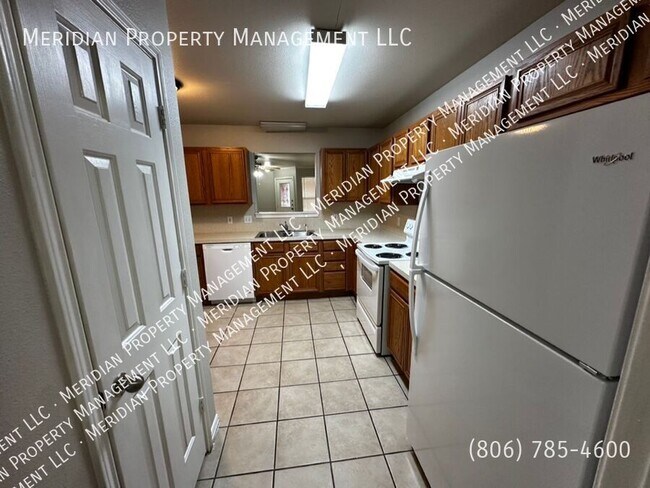 Building Photo - 533 N. Clinton-