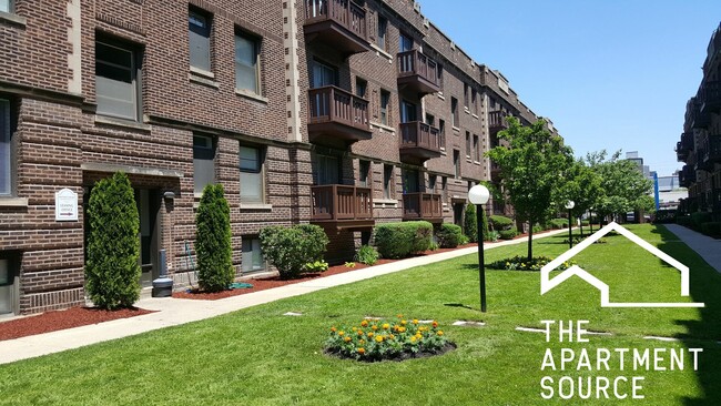 Building Photo - 3034 N Halsted St