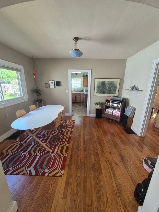 Building Photo - Cute 3 Bed House in a Great Location