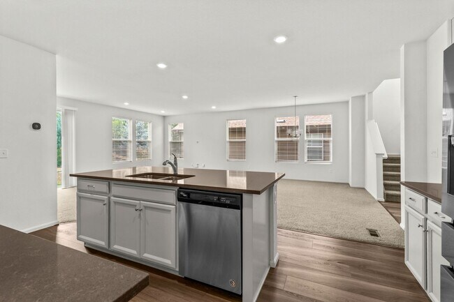 Building Photo - Beautiful 4 Bedroom Home in The Lakes at Centerra | 2,583 Sq. Ft.