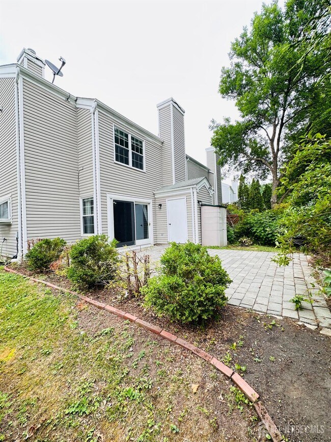 Building Photo - 222 Long Meadow Rd