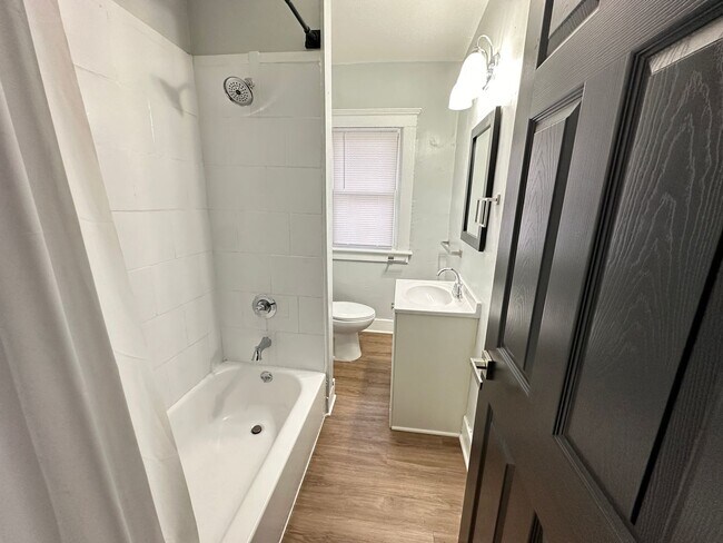 Building Photo - 613-615 S Mechanic St