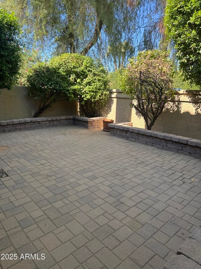 Building Photo - 7960 E Pepper Tree Ln