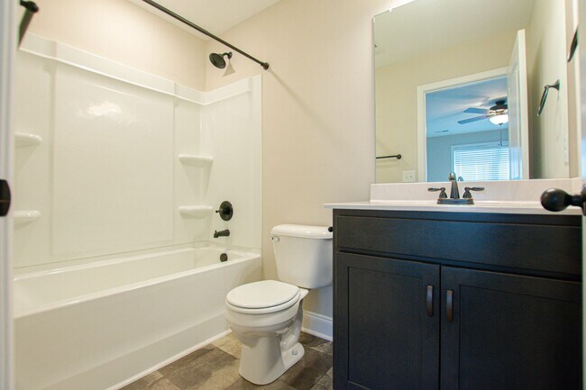 Building Photo - Pet Friendly Two Bedroom!