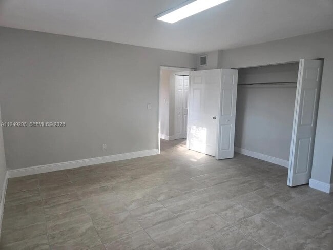 Building Photo - 2323 Van Buren St