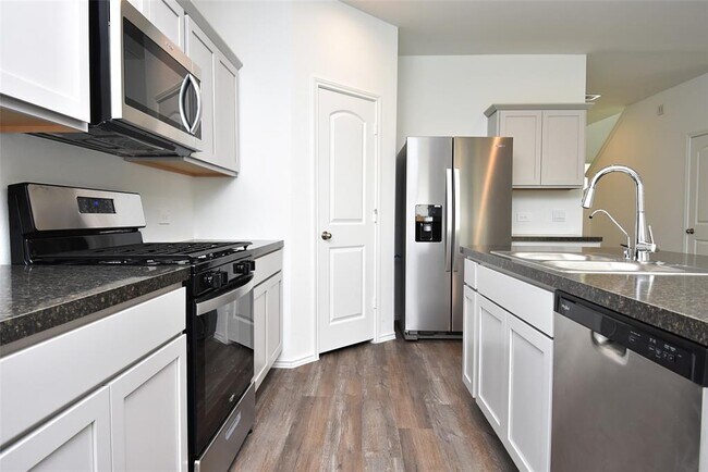 Building Photo - 24311 Saddlestone Green Dr