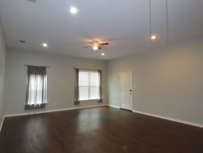 Building Photo - 2434 Haverhill Dr