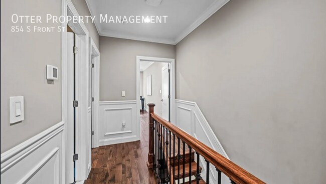 Building Photo - 854 S Front St