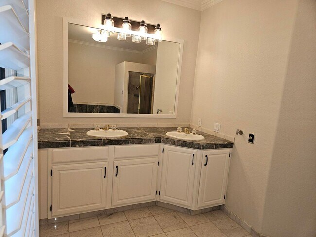 Building Photo - Coming Soon..... Stunning 4 Bed 3 Bath Naglee Park Home Nestled in a Quiet Cul-De-Sac