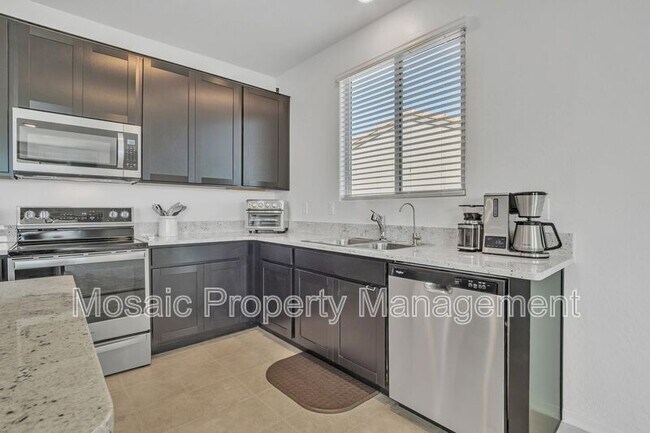 Building Photo - 1417 E Mark Ct