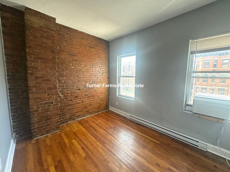 Building Photo - 880 Huntington Ave