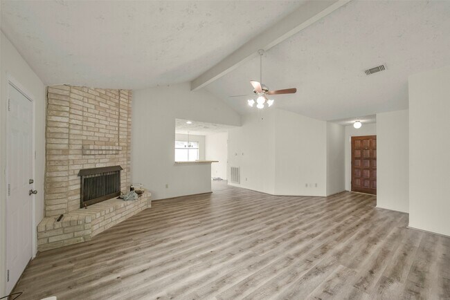 Building Photo - 16323 Summer Dawn Ln