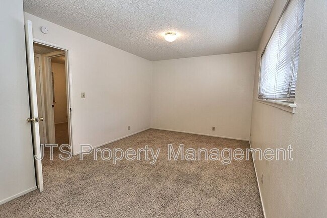 Building Photo - 2722 26th St