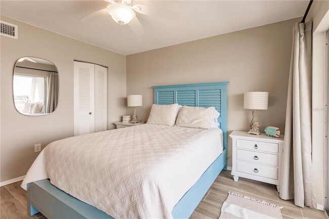 Building Photo - 1255 E Peppertree Dr