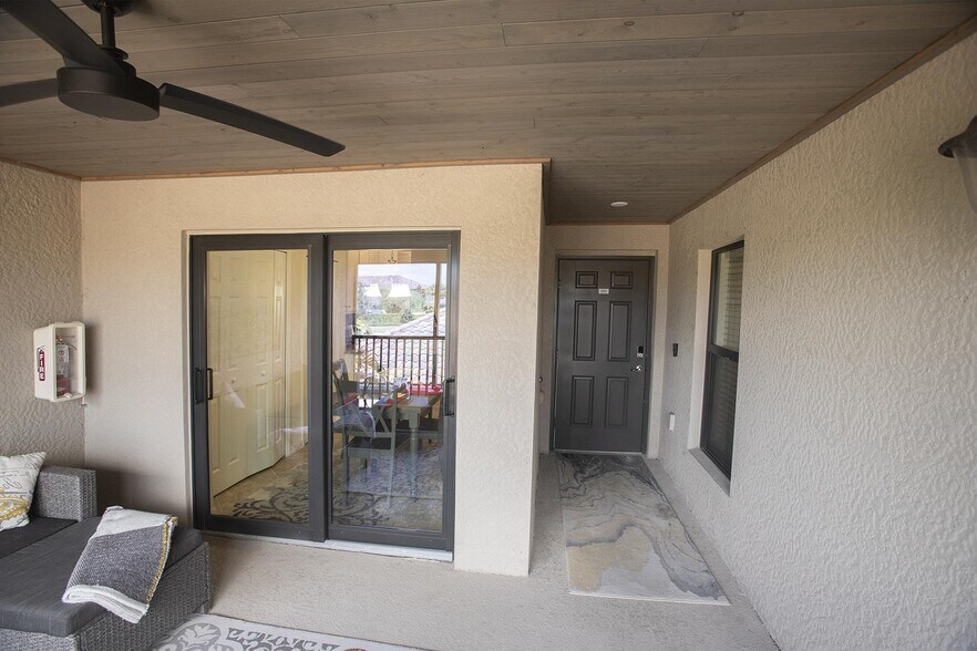 Building Photo - 5557 Palmer Cir