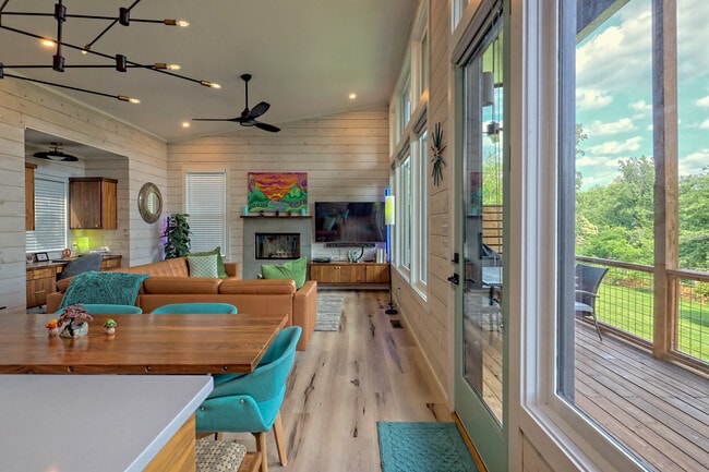 Building Photo - 122 Cannon St