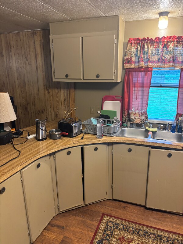 Building Photo - 547 Creekside Dr