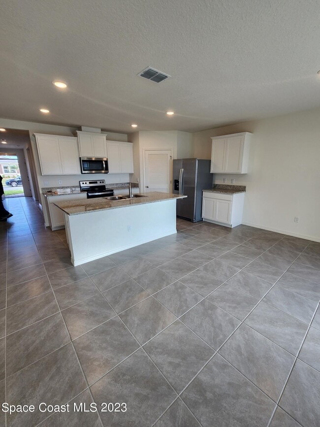 Building Photo - 1232 McFarland Dr