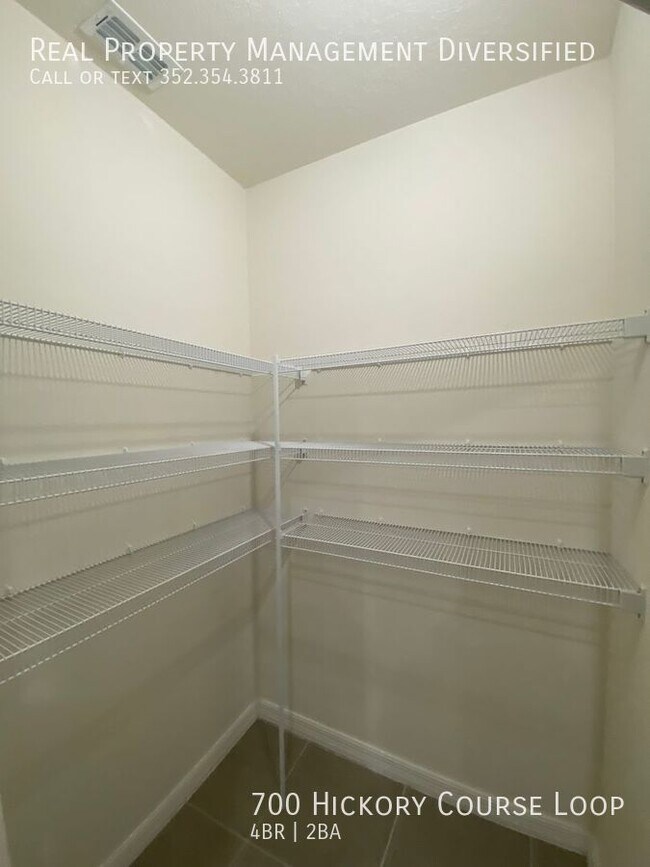 Building Photo - 700 Hickory Course Loop