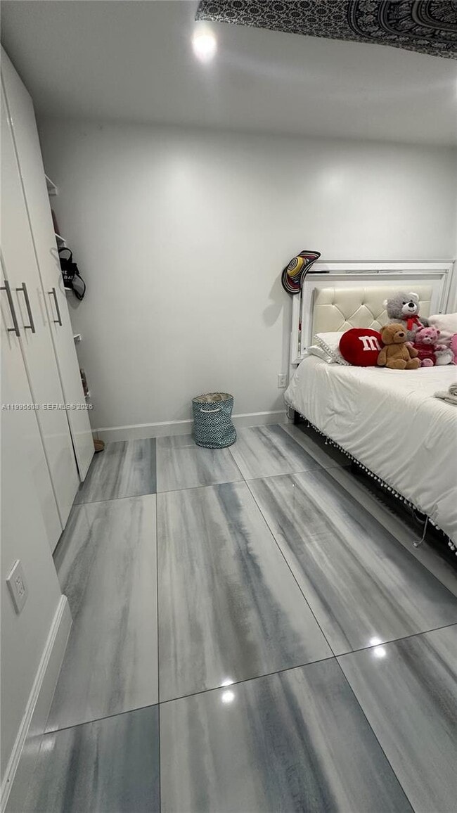 Building Photo - 13411 SW 17th Ct