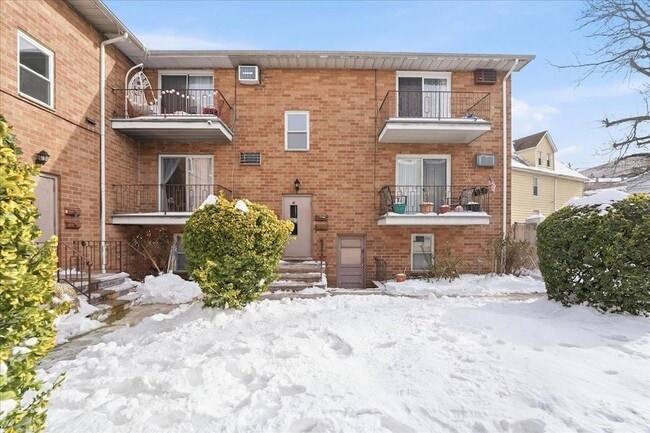 Building Photo - 1614 Union Turnpike