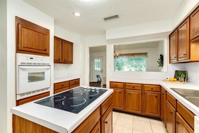 Building Photo - 1814 Veranda Dr