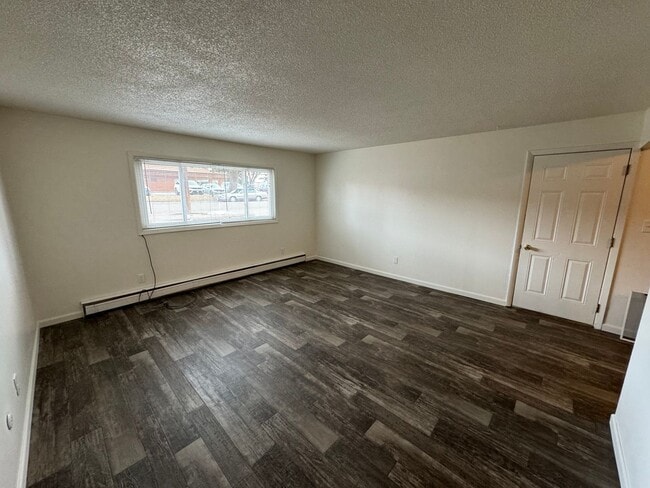 Building Photo - 2316 13th Ave S