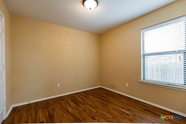 Building Photo - 2019 Woodway Dr