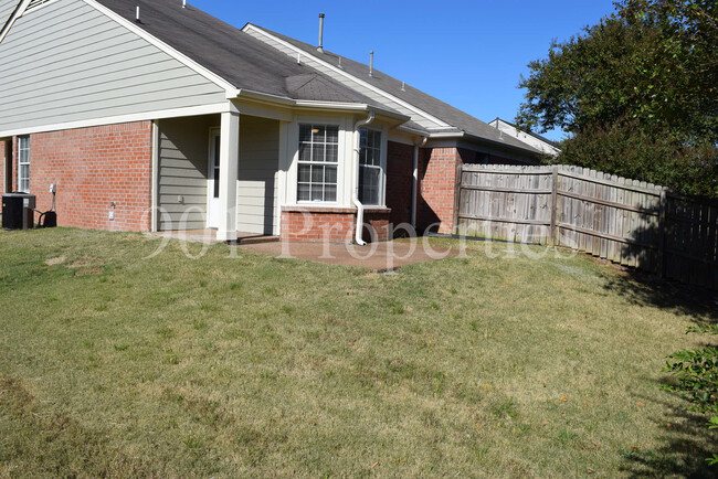 Building Photo - 1494 Estacada Way