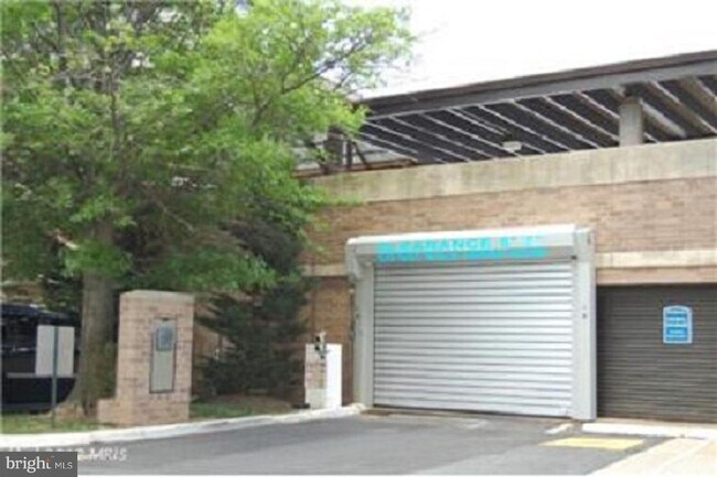 Building Photo - 5505 Seminary Rd