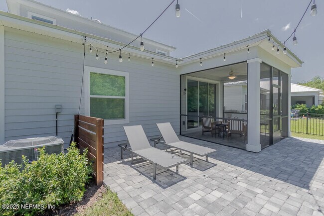 Building Photo - 348 Clifton Bay Lp