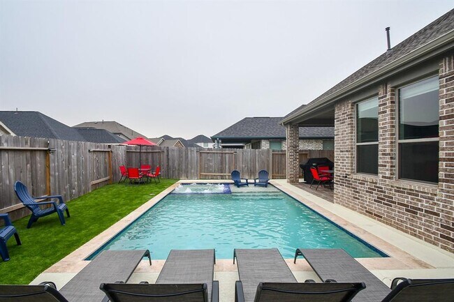 Building Photo - 31207 Birch Mills Dr