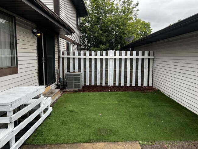 Building Photo - 5623 Santa Barbara Dr