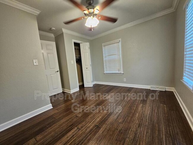 Building Photo - 2215 E Lee Rd