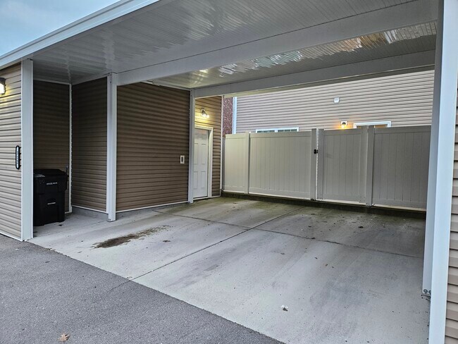 Building Photo - 312 Rowlette Cir