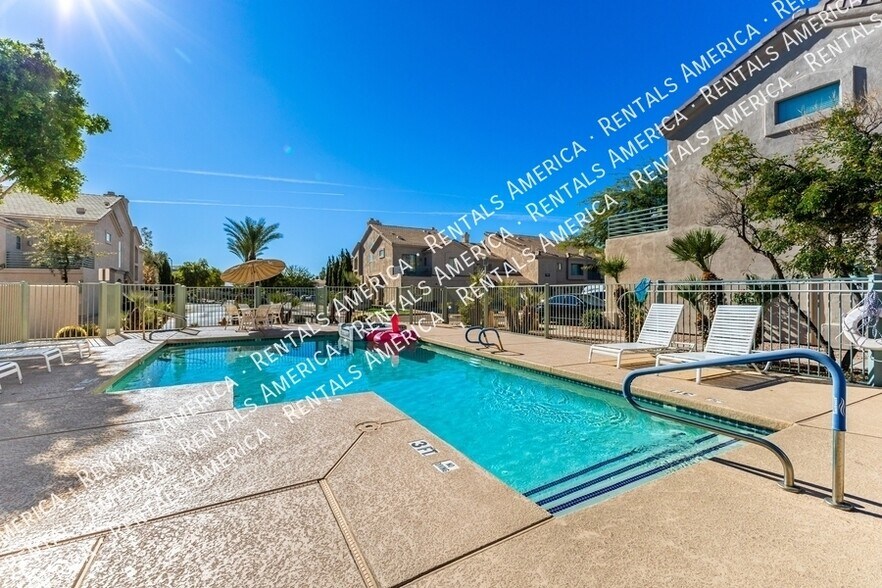 Building Photo - 7550 E Earll Dr