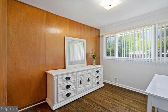 Building Photo - 3908 Melvern Pl
