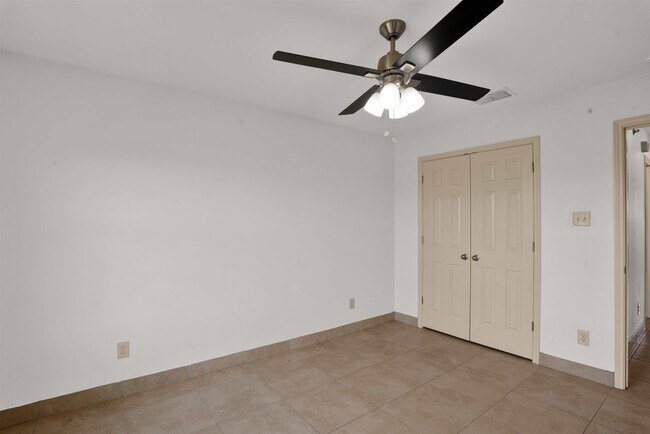Building Photo - 7607 King Arthurs Ct